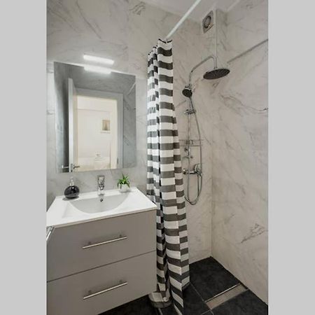 Spacious Stylish Studio Up To 4Ppl Close To Centre Солун Екстериор снимка
